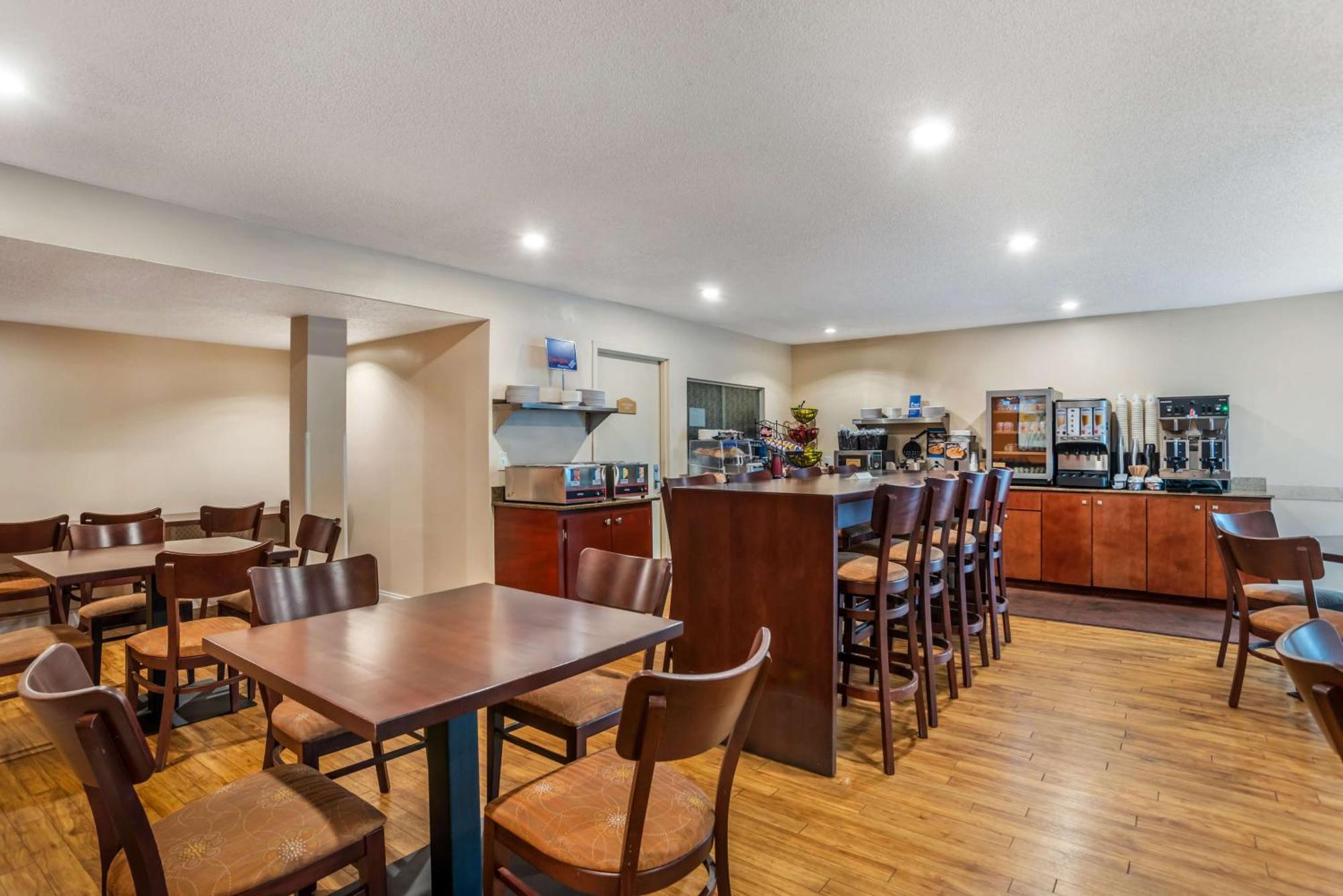 Best Western Oak Manor Билокси Екстериор снимка